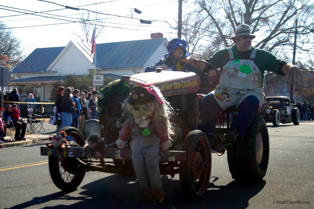 2012ChristmasParade_17 Small Town North Carolina